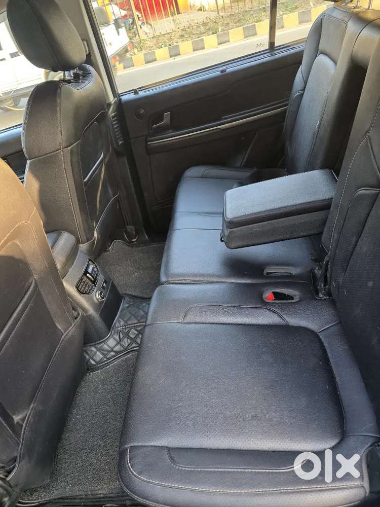 Selling Tata Hexa Xta 7 Seater