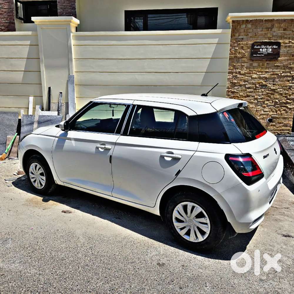Maruti Suzuki Swift 2024 Petrol 16000 Km Driven