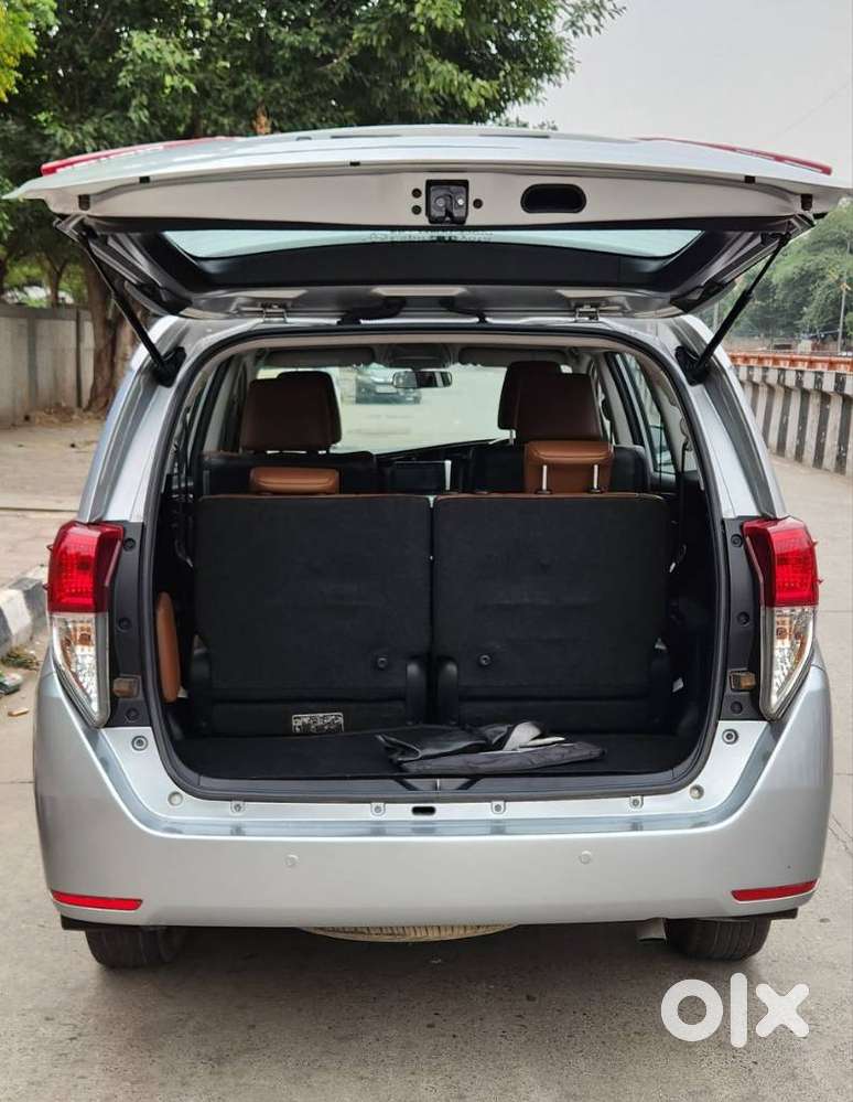 Toyota Innova Crysta 2.8 Zx At 7 Seater, 2017, Diesel