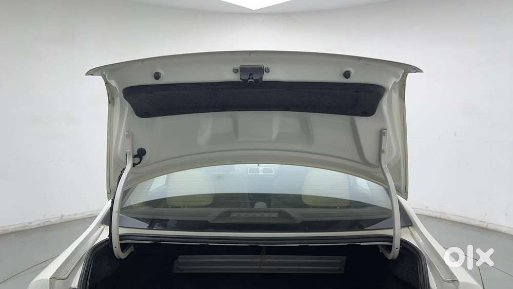 Volkswagen Vento 1.2 Tsi Highline At, 2016, Petrol