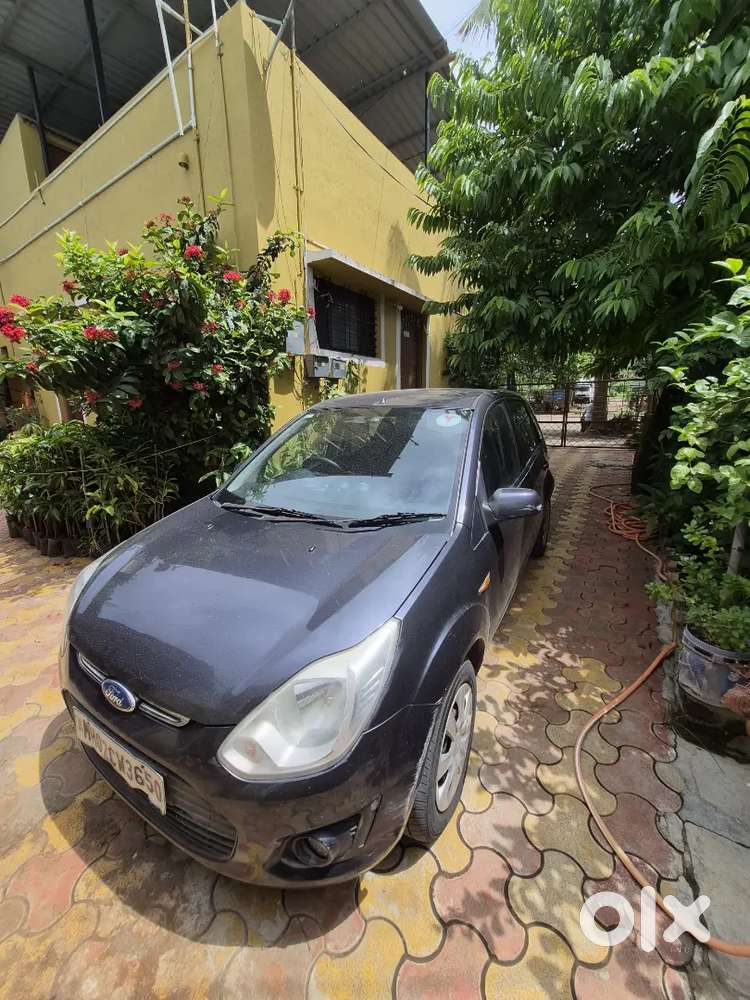 Ford Figo Petrol Zxi 2013 Year