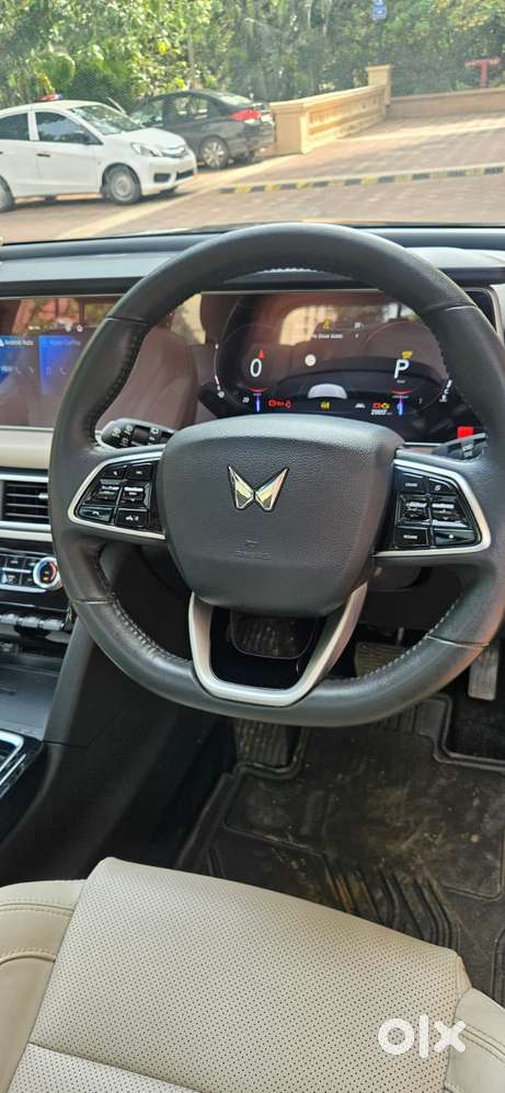 Mahindra Xuv700 2.2 Ax 7 Diesel At Luxury Pack Str Awd, 2022, Diesel
