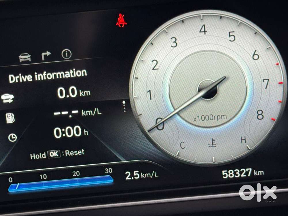 Hyundai Alcazar 2.0 Signature (o) Petrol At 6 Str Dual Tone, 2022, P..