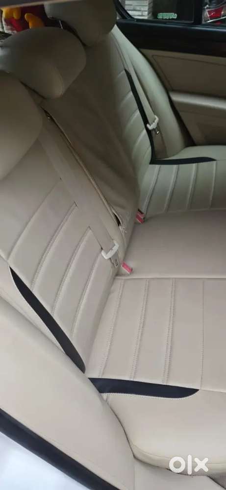 Skoda Superb  2012