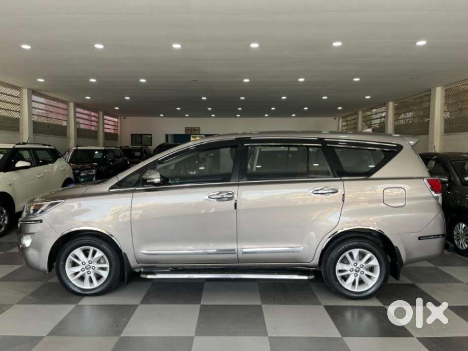 Toyota Innova Crysta 2.4 G Mt 7 Str, 2016