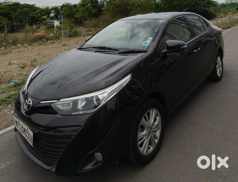 Toyota Yaris V Cvt, 2018, Petrol