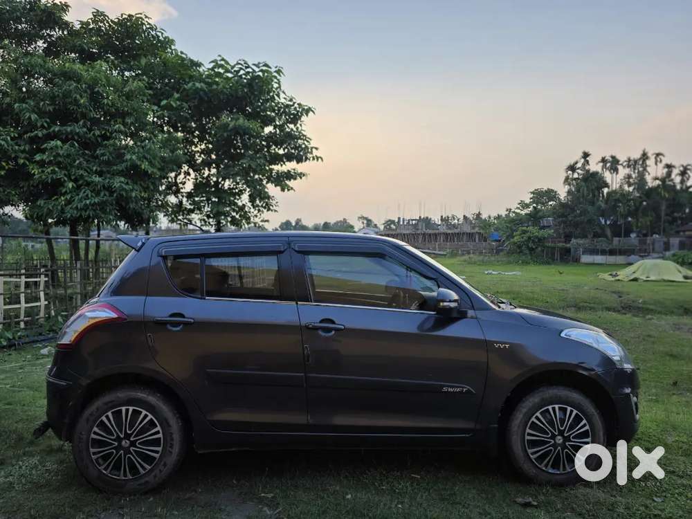 Maruti Suzuki Swift Vxi Petrol 2017