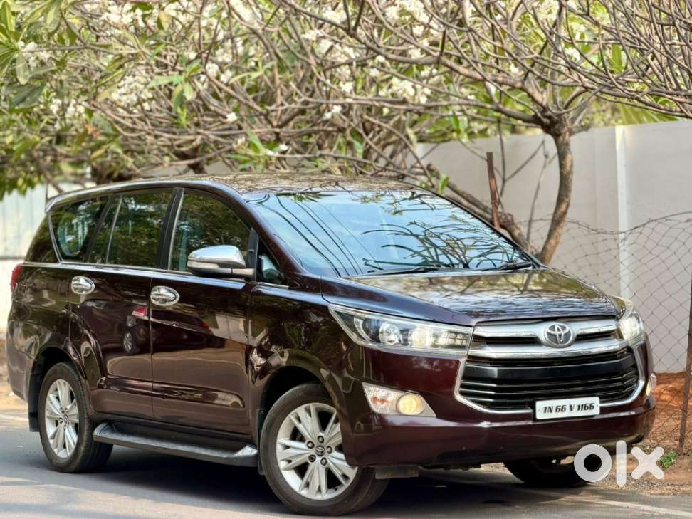 Toyota Innova Crysta 2.8z Automatic, 2016, Diesel