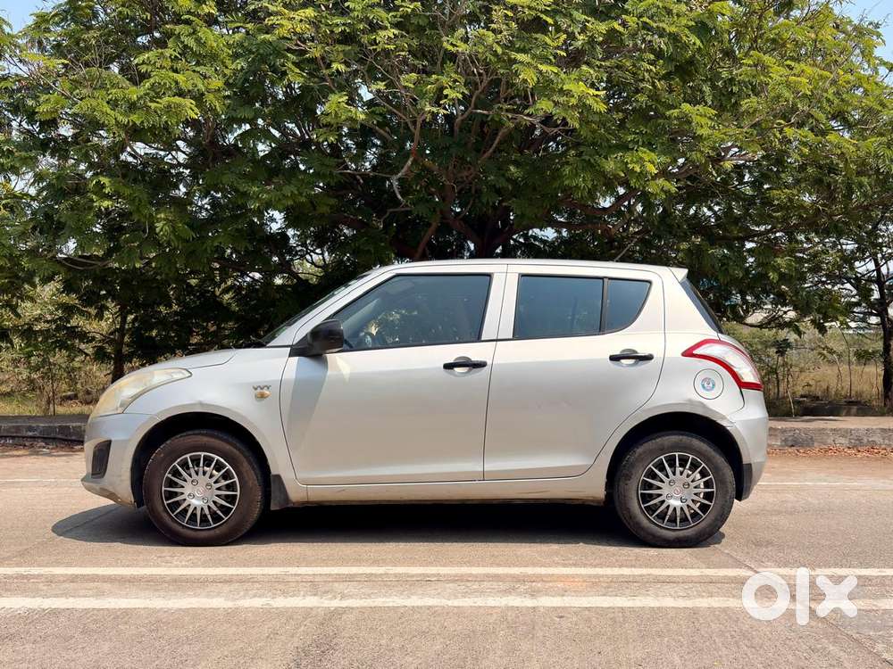 Maruti Suzuki Swift Lxi Optional-o, 2017, Petrol