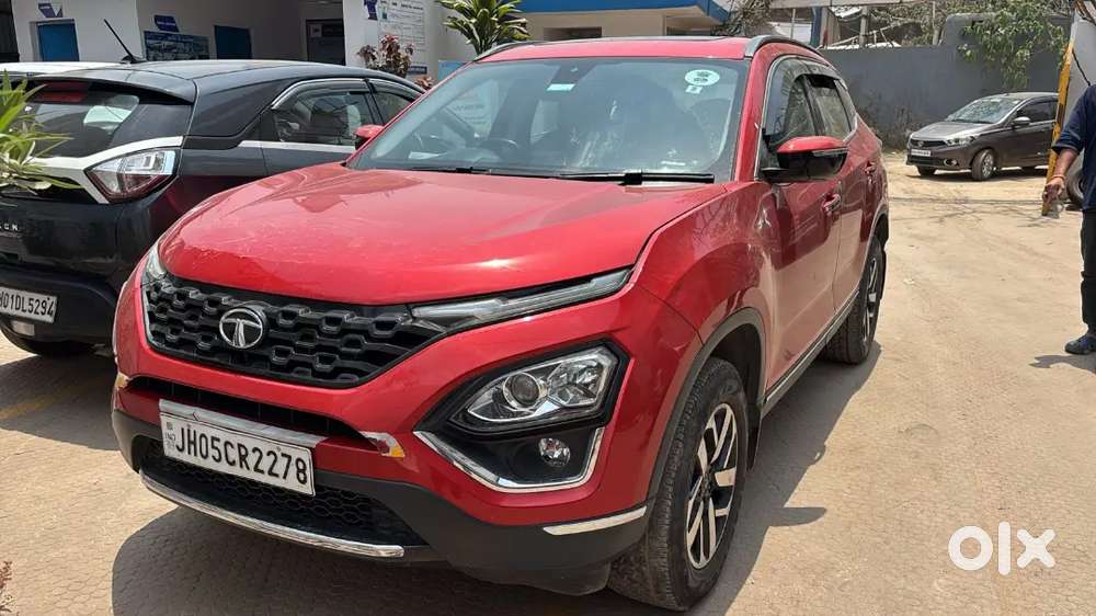 Harieer Red Colour Sunroof