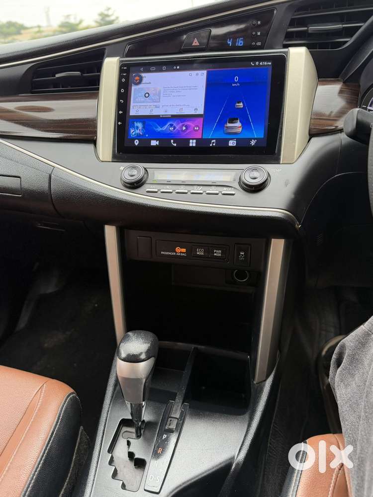 Toyota Innova Crysta 2.8 Zx At 7 Seater, 2016, Diesel