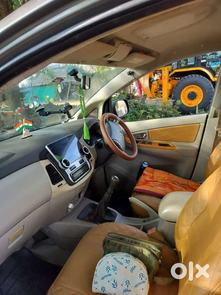 Toyota Innova 2011