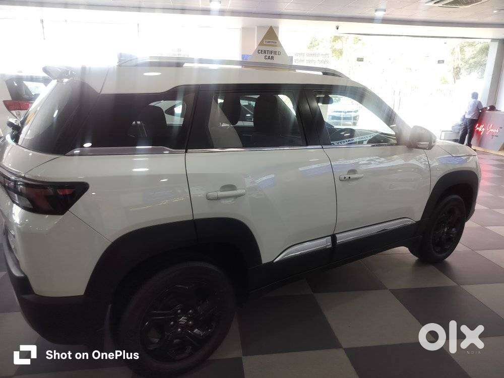 Maruti Suzuki Brezza 1.5 Zxi At Smart Hybrid, 2023, Petrol