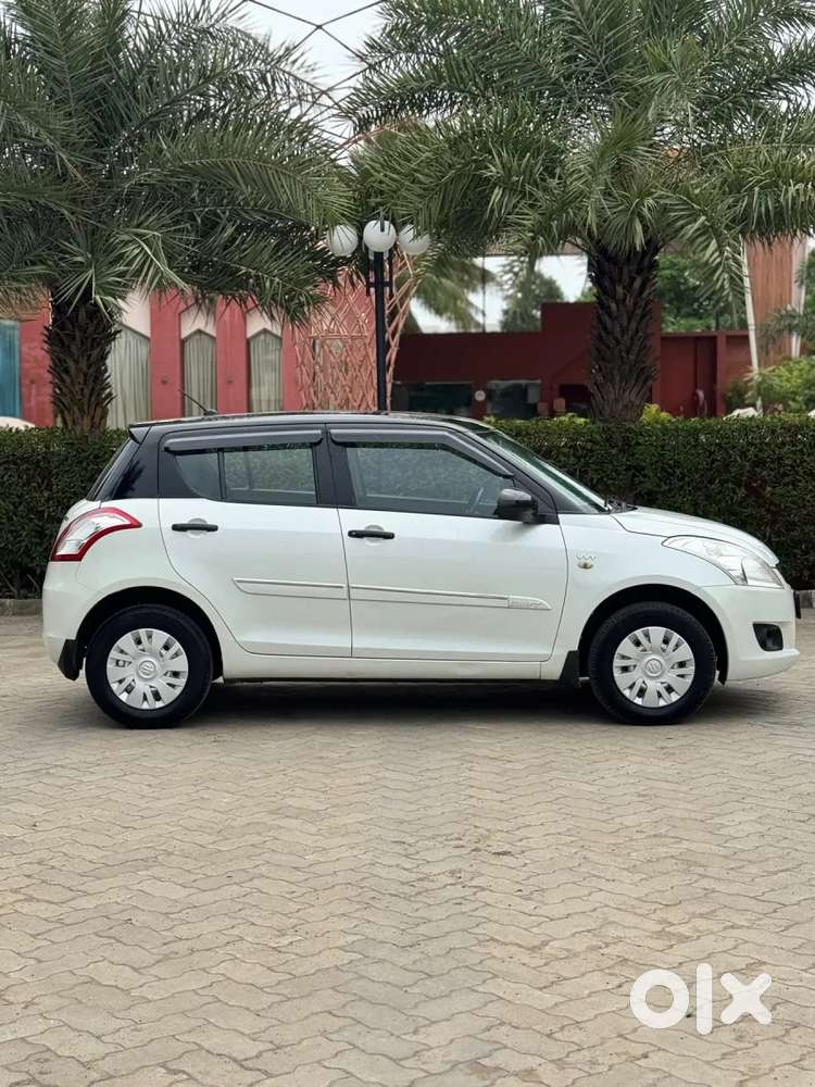 Maruti Suzuki Swift Vxi, 2013, Petrol