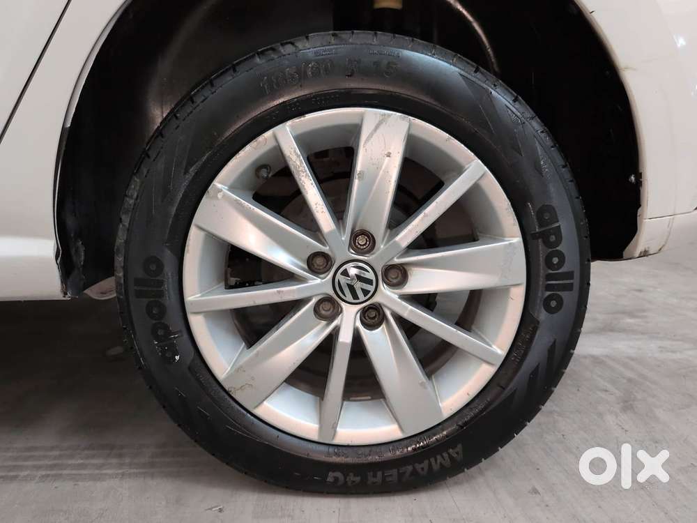 Volkswagen Polo Petrol Highline 1.2l, 2015, Petrol