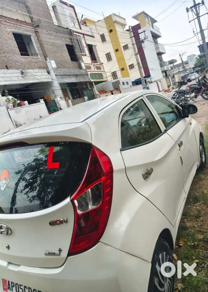 Super Condition Hyundai Eon 2013 Petrol 90100 Km Driven