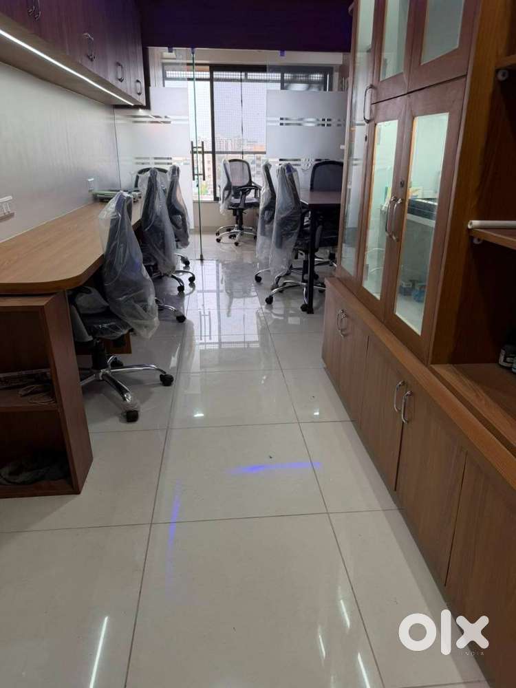 FURNISHED 510 SQ FEET OFFICE FOR RENT AT KHUSHI ESTATE-SATELLITE