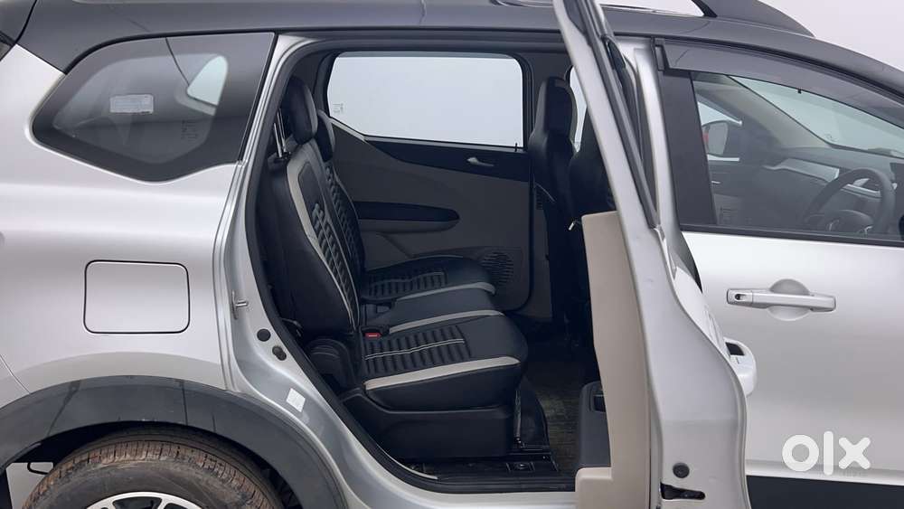 Renault Triber 1.0 Rxz Dual Tone, 2022, Petrol
