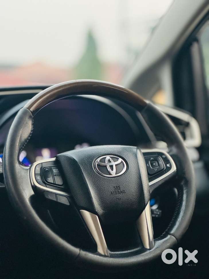 Toyota Innova Crysta 2.8z Automatic, 2016, Diesel