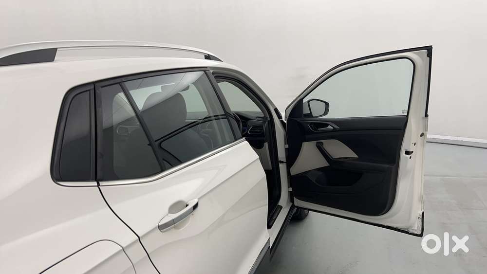Volkswagen Taigun Topline 1.0 Tsi At (electric Seats), 2022, Petrol