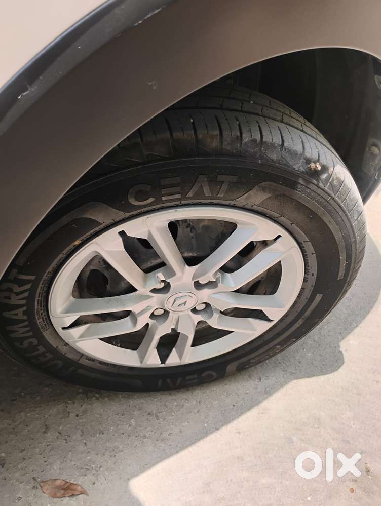 Renault Triber Rxl, 2023, Petrol