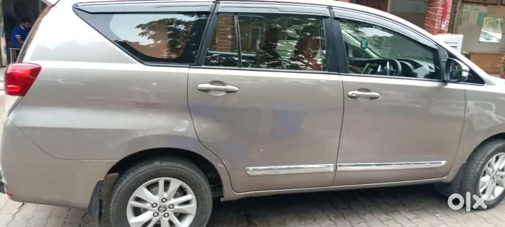 Toyota Innova Crysta 2016 Diesel 180 Km Driven