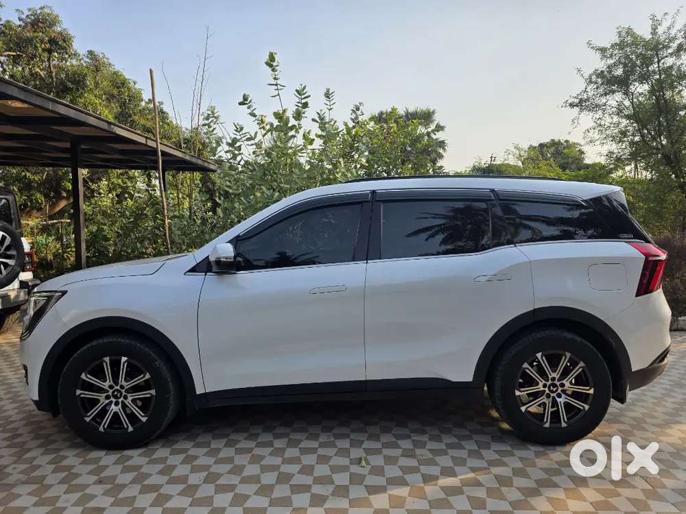 Mahindra Xuv700 2024 Diesel Well Maintained