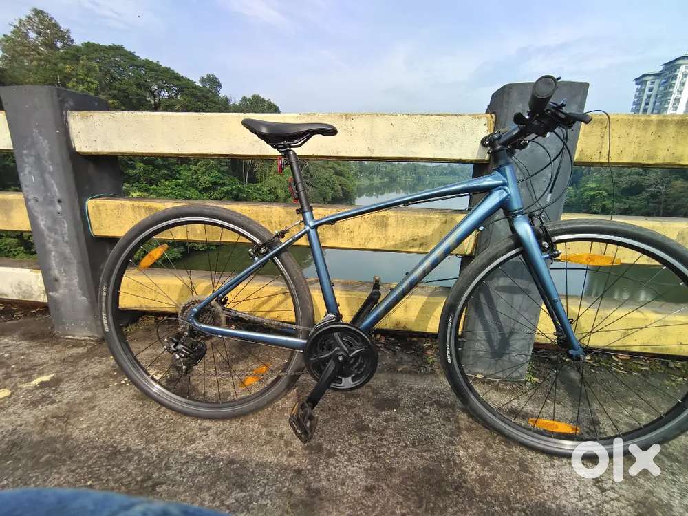 Giant escape 2024 3 road bike