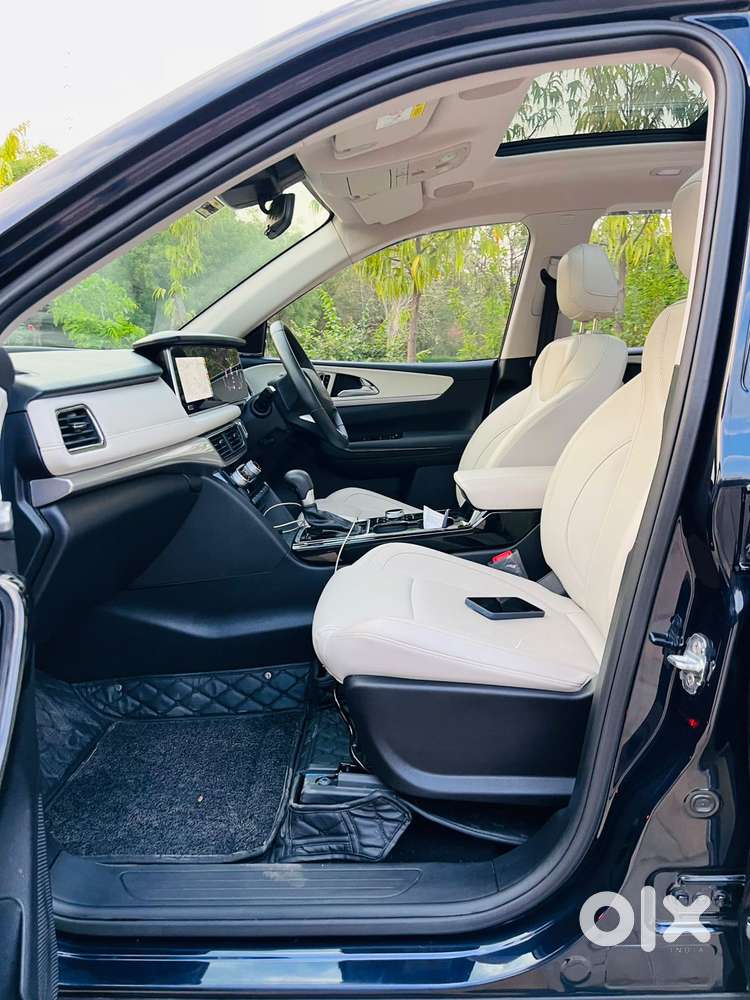 Mahindra Xuv700 2.2 Ax 7 Diesel At Luxury Pack Str, 2024, Diesel