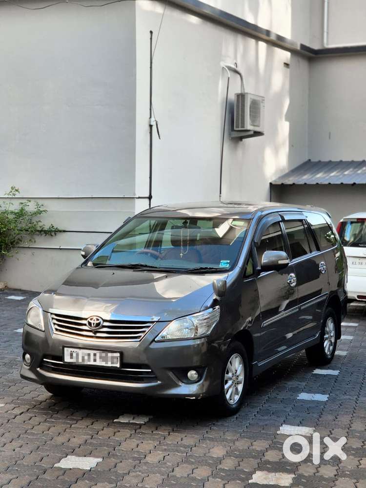 Toyota Innova 2.5 Vx 8 Str Bs-iii, 2013, Diesel