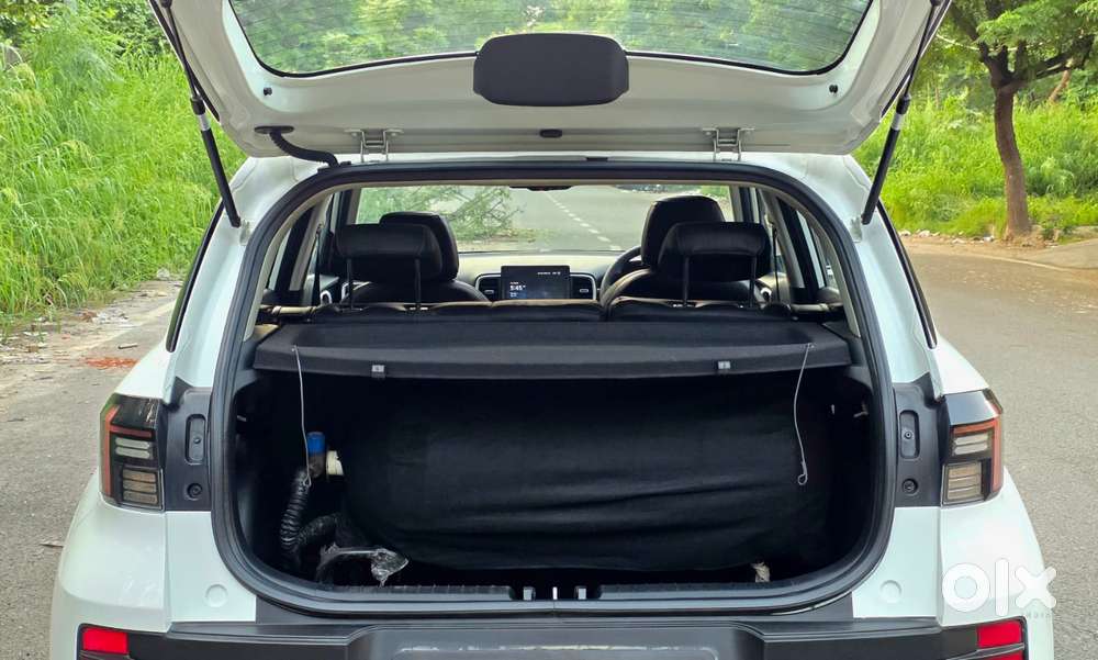 Hyundai Venue Sx Mt, 2022, Cng & Hybrids