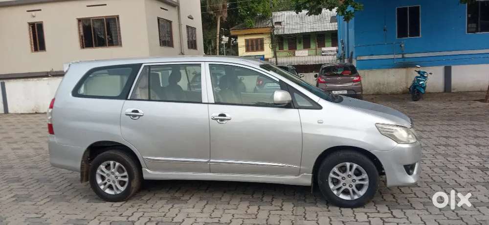2012 Model Toyota Innova G4