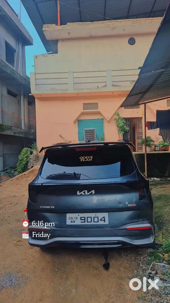 Kia Carens Luxury Petrol 2022