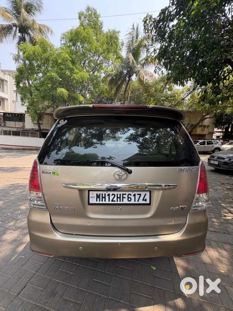 Toyota Innova 2.5 V 2011