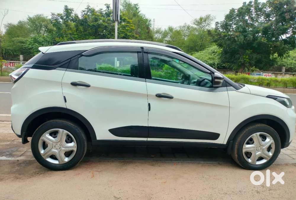 Tata Nexon 1.2 Revotron Xm (s), 2021, Petrol
