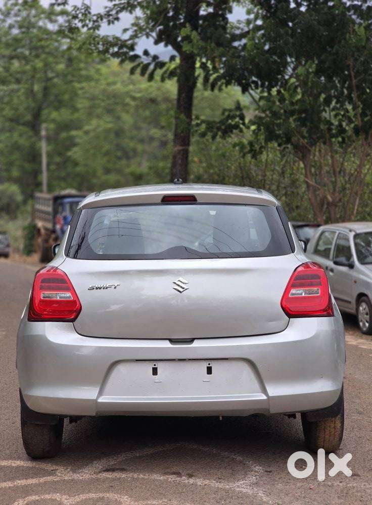 Maruti Suzuki Swift Vxi + Manual, 2018, Petrol