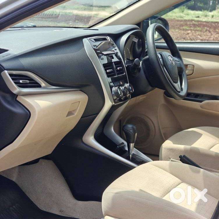 Toyota Yaris J Cvt, 2018, Petrol