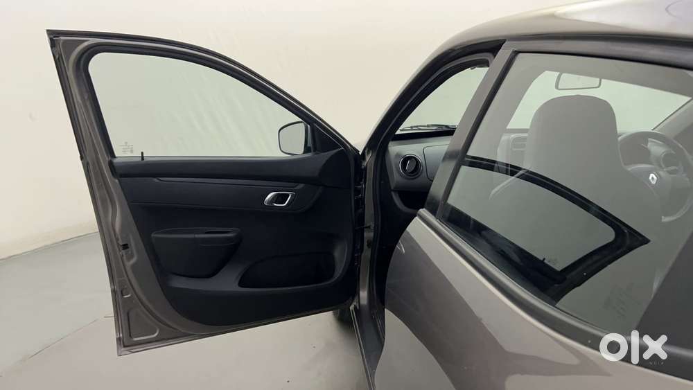 Renault Kwid 2019-ongoing 1.0 Rxt Amt (o), 2018, Petrol