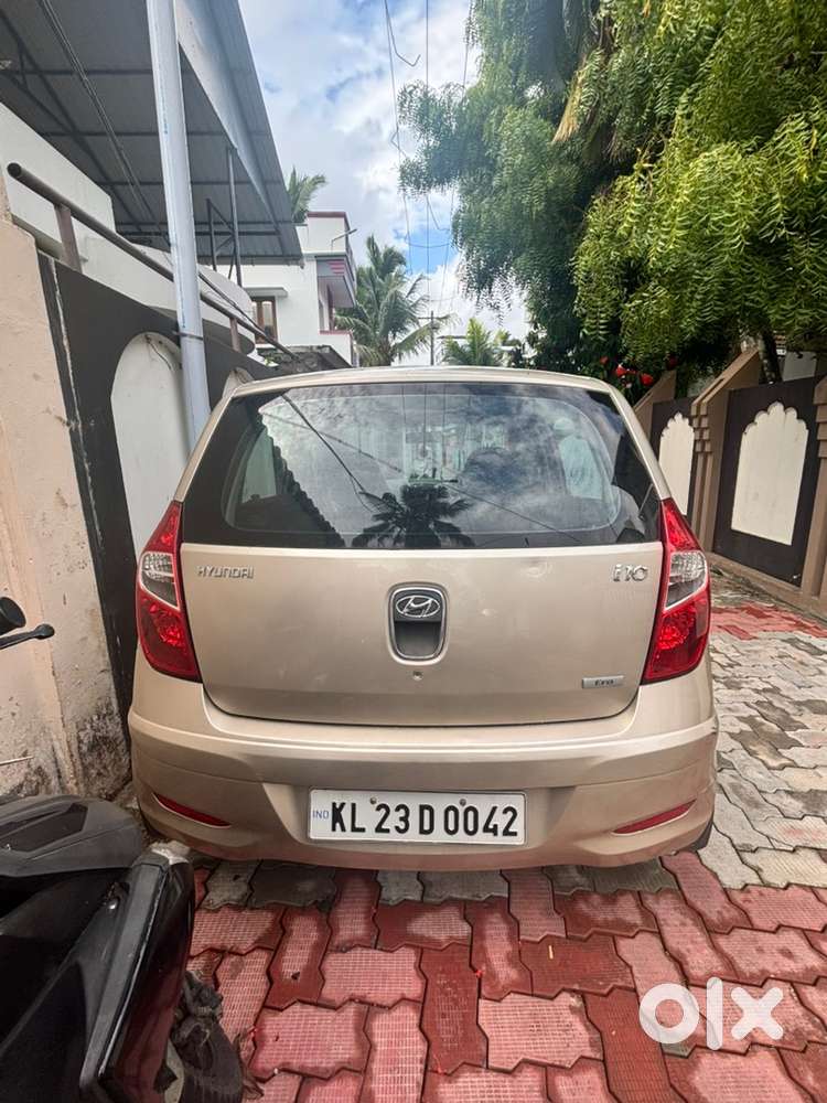 Hyundai I10 Petrol 2011 Car  Well Maintained  2 New Tyres & Battery