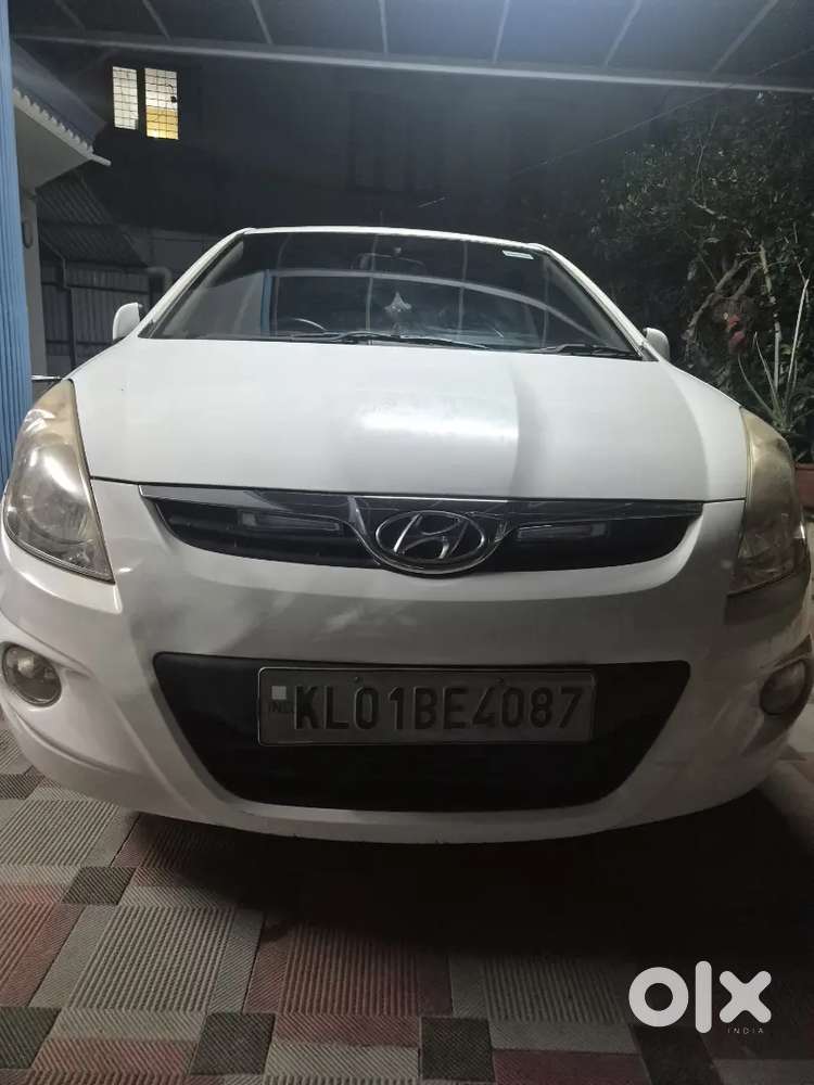 Hyundai I20 2012 Diesel 10440 Km Driven With Touchscreen