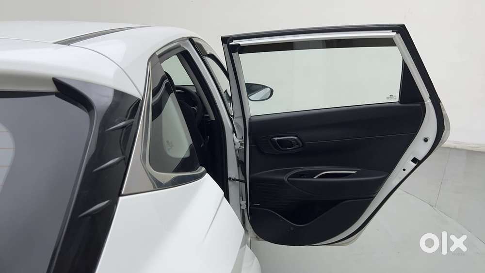 Hyundai I20 Asta (o) 1.2 Ivt, 2023, Petrol