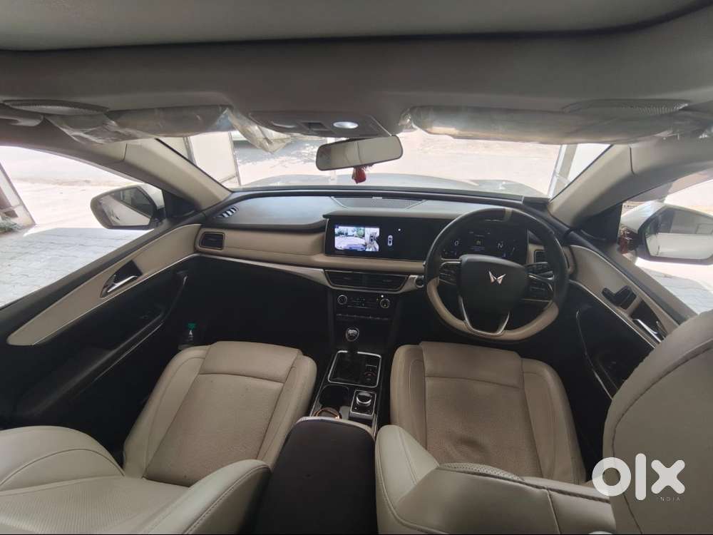 Xuv700ax7 Luxury Mt Diesel