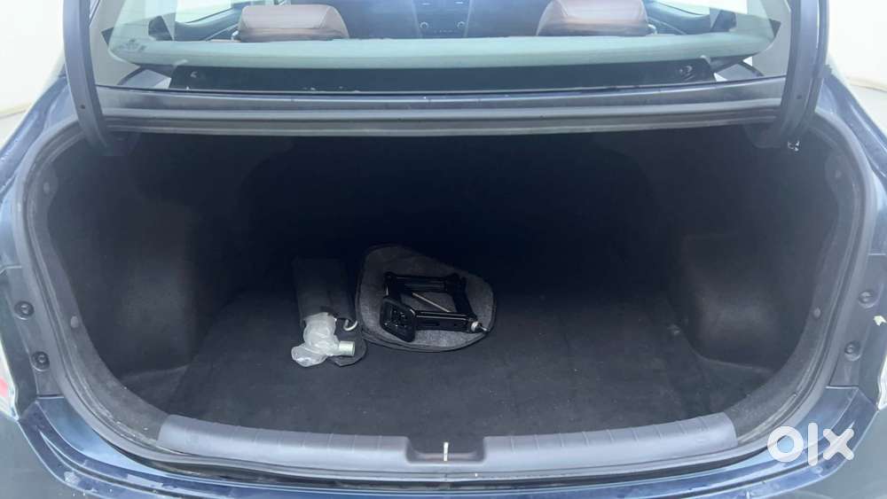 Hyundai Aura [2023-ongoing] 1.2 Sx Plus Petrol Amt, 2024, Petrol