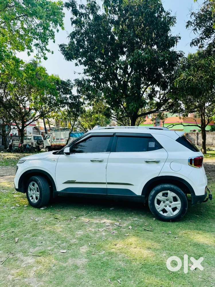 Hyundai Venue 2020 Petrol Well Maintained