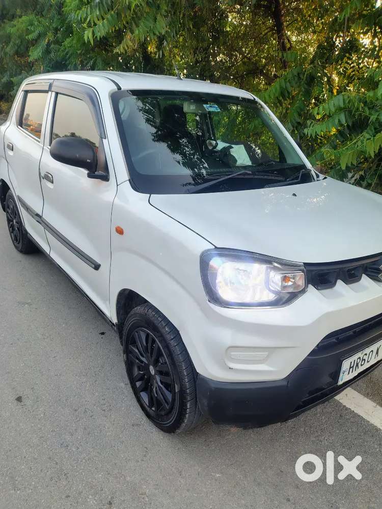 Maruti Suzuki S-presso Vxi Cng Bahar Se Lage Hui H Rc Par Chadi Hui H