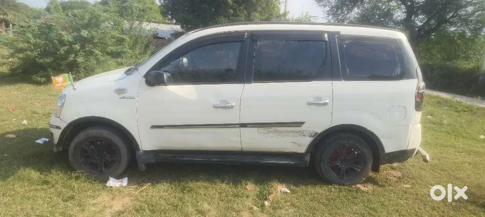2013 Mahindra Xylo डीज़ल ऑटोमैटिक