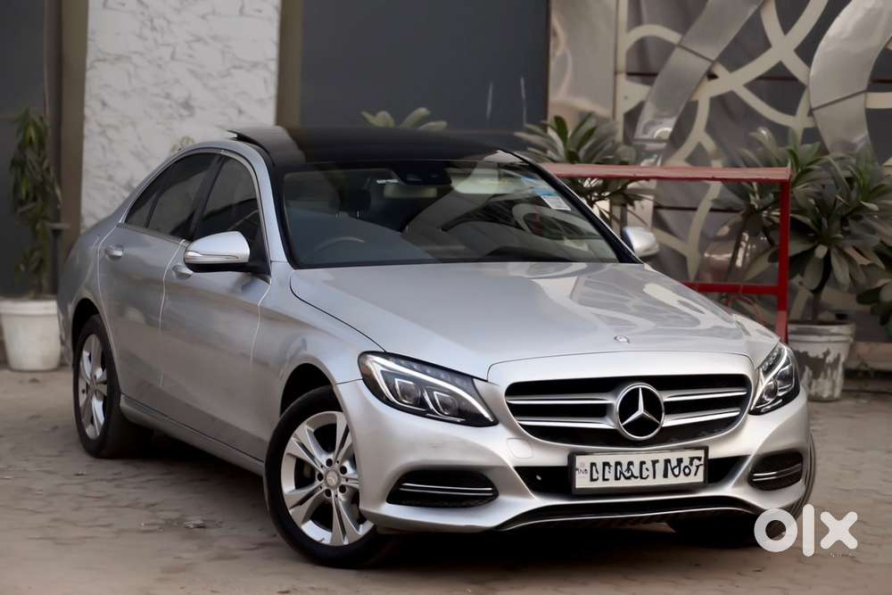 2015 Mercedes-benz C200 Avantgarde  Low Mileage  Panoramic Roof