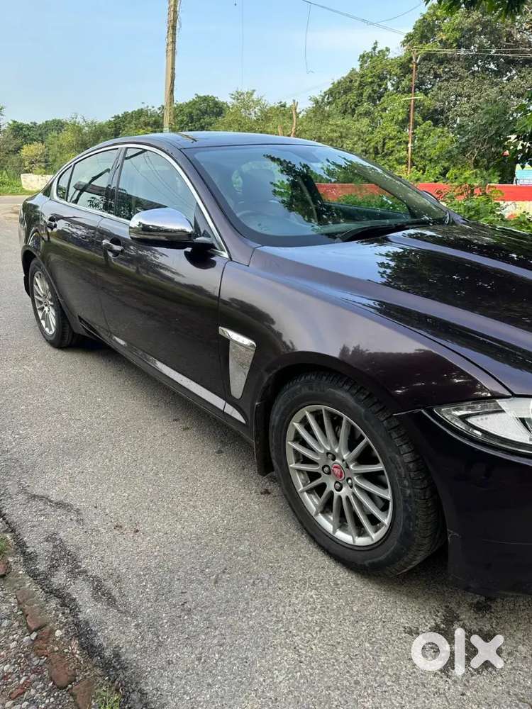 Jaguar Xf 2014 Diesel 30000 Km Driven