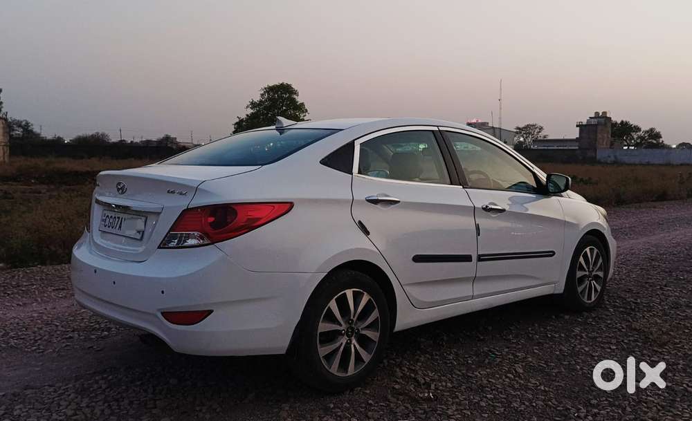 Hyundai Verna Fluidic 1.6 Vtvt Sx Opt, 2015, Petrol