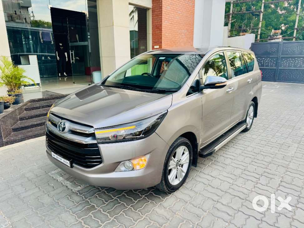 Toyota Innova Crysta 2.8z Automatic, 2016, Diesel
